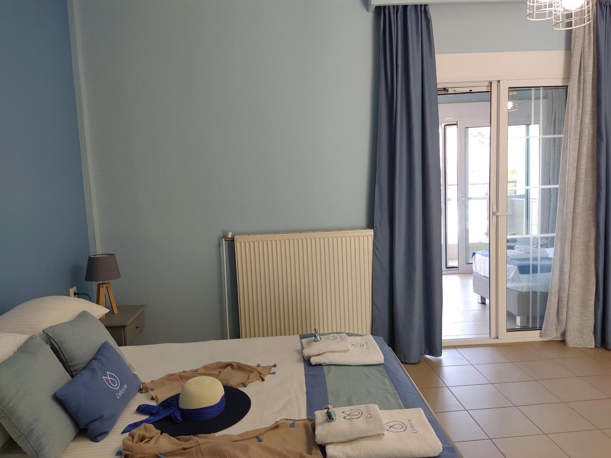 Celeste Deluxe Apartments Скала Потамияс Стая снимка