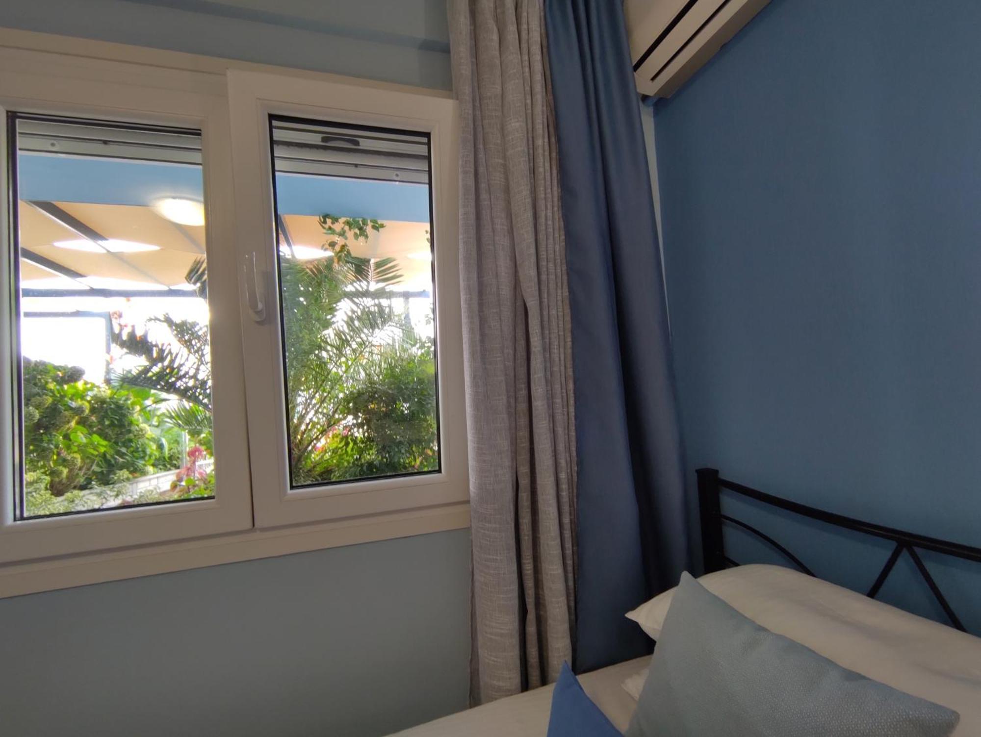 Celeste Deluxe Apartments Скала Потамияс Стая снимка